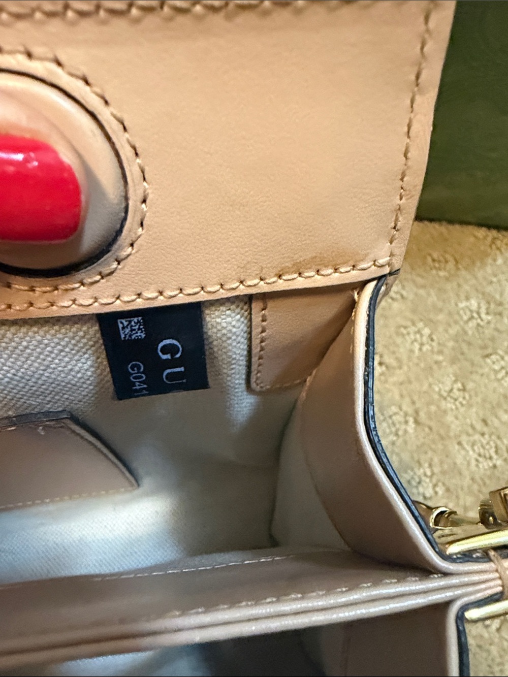 Gucci Women's GG-Matelassé Leather Cross-body Bag - Picture 7 of 7